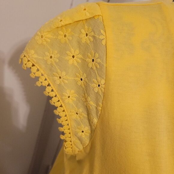 Kim Roger's yellow embroidered top - Picture 4 of 7